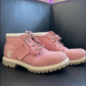 Pink Timberland low top boots💗💗